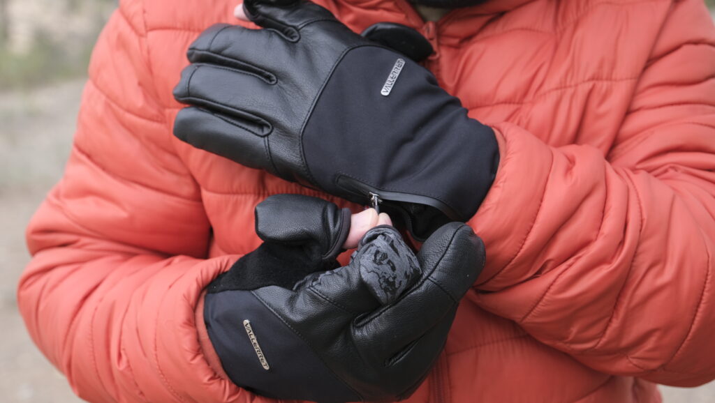 Los guantes de Vallerret disponen de un bolsillo donde poder guardar tarjetas SD